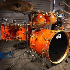 Amber Stain Over Teardrop Quilted Maple Dwdrums Dw Drums Drums Drum Kits