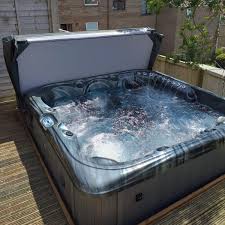 Santa Rosa Hot Tub – Blue Whale Spa | UK Owned Hot Tub Manufacturer