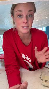 Lettuce wraps are one of my favorite ways to get a quick, lught lunch ...