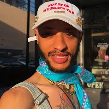 I'M MY OWN SUNSHINE 💛 Always so