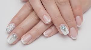 Diseños de uñas de gel y acrílicas redonda o round. 75 Disenos De Unas Con Piedras Muy Brillantes Belleza De Mujeres