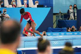 Biles had planned to do an amanar, a difficult vault with 2.5 twists. Uy Pxng2r49m8m