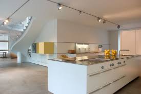 Der Autorisierte Bulthaup Partner Bulthaup Frankfurt Gmbh Prasentiert Bulthaup Kuchen Und Lebensraume Auf 200 Qm Ausstellung Bulthaup Kuchen Musterkuchen Kuche