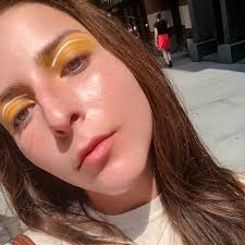 During a montage on episode three, during which she's feeling smitten while texting a boy i wanted jules' looks to challenge beauty & makeup norms, and i wanted to avoid having her look too polished, perfect or feminine, davy wrote. All Those Beautiful Euphoria Makeup Looks Are Into The Gloss