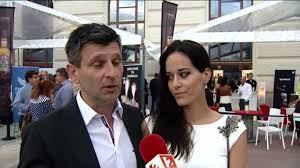 Elmondása szerint „csupán komoly zúzódásokat szenvedett. Karasz Robert A Jeg Hatan Is Megel Tv2 Hu Aktiv Youtube