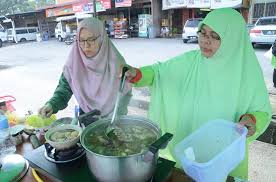 Taking out bak kut teh somehow just feels different than having it hot at the store itself though ☹️ •. Lajnah Perpaduan Nasional Pas Pusat Perkenal Bak Kut Teh Halal Sempena Pilihan Raya Kecil Berita Parti Islam Se Malaysia Pas