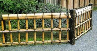 Ada banyak model pagar yang bisa kamu pilih, tentunya membuat rumah kamu makin cantik dan tidak ketinggalan zaman. 41 Gambar Pagar Bambu Cantik Gambar Minimalis