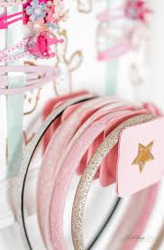 Sonntagsfruckstuck Diy Aufbewahrung Fur Haar Accessoires Mit Bio Fruchtzwerge Bechern Jub In 2020 Vintage Jewelry Diy Diy Jewelry To Sell Jewelry Box Diy
