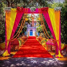 Instagram Photo By Covaiwedding Shoppers May 23 2016 At 12 32pm Utc Indian Wedding Decorations Wedding Entrance Decor Indian Wedding Flowers