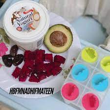 Di sini kami kongsikan resepi aiskrim berkhasiat yang boleh anak beri pada si manja! Sajian Resepi Aiskrim Yogurt Strawberry Arisa