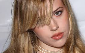 She is 40 years old and is a pisces. Download Latest Hd Wallpapers Of Celebrities Majandra Delfino
