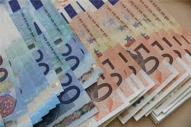So soll es einen freibetrag in der grundsicherung von maximal 216 euro für jene geben, die 33 jahre in die rentenkasse eingezahlt, aber besonders wenig verdient haben. Bremerhaven Ehrlicher Finder Gibt Mehrere Tausend