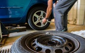 Menjual dan memasang tayar kenderaan, menukar minyak enjin, servis penghawa dingin yang tidak melibatkan penurunan enjin, menukar suspensi, bateri. 7 Tips Penjagaan Kereta Ketika Pkpb Sunz Tint Specialist