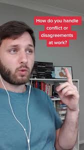 How to answer the conflict question in an interview #careeradvice #int...