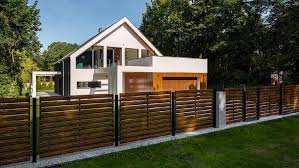 Model pagar minimalis desain & contoh gambar terbaru yang modern, dari: 7 Pagar Kayu Unik Buat Rumah Minimalis