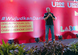 (singkatan dari news and entertainment television) adalah sebuah stasiun televisi swasta nasional di indonesia yang dimiliki oleh net visi media.net. Telkom