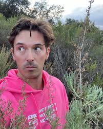 12 months and 12 different haircuts. That was fun! Happy 2022 everyone