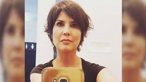 Un exabrupto lo tiene cualquiera y qué lástima que ursula no se anime a debatir, se limitó a responder tetaz ante sus casi 232 mil seguidores en la cuenta del pajarito. Ursula Vargues Cambio Su Look Se Viene El Calor Y Asi Es Mas Comodo Diario Republica