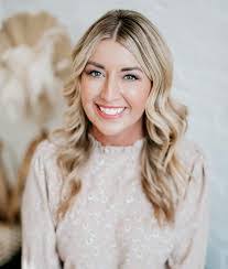 Laurie Wentz's Instagram, Twitter & Facebook