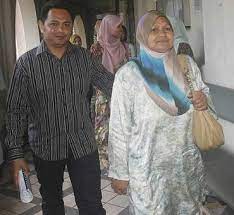 Akedemi nie tempat org nak belajar menyanyi dalam masa lebih kurang 10 minggu hingga ke 12 minggu (ikut musim). Siti Terima 7 Per 88 Bahagian Harta Pusaka Bapa Hiburan Mstar