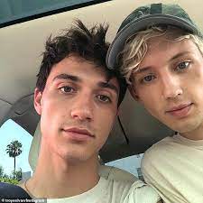 His boyfriend meets his boyfriend. Troye Sivan Splits From American Model Boyfriend Jacob Bixenman Daily Mail Online