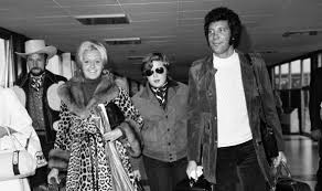 E a d e f#(sus) daughter of darkness, gone is the love. Tom Jones Children How Many Children Does Tom Jones Have Music Entertainment Express Co Uk
