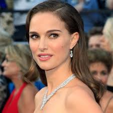 Natalie portman is the first person born in the 1980s to have won the academy award for best actress (for black swan (2010)). Natalie Portman Nach Baby Geruchten Rugt Sie Die Bodyshamer Gala De