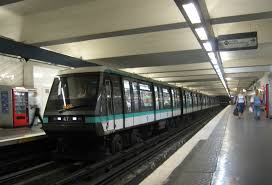Resultado de imagem para metro em paris