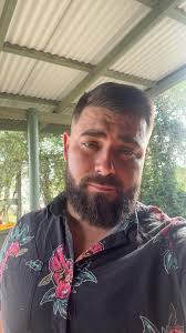 New look who dafuq is this oh it's the gay cowboy 😏🤠