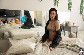 Experience her stunning 'Woke Up Like This' moments