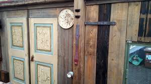 Diy Vintage Gartenzaun Sichtschutz Aus Verschiedenen Elementen Und Alten Materialien Mit Etwas Phanta Diy Vintage Alte Schrankturen Sichtschutz Selber Bauen