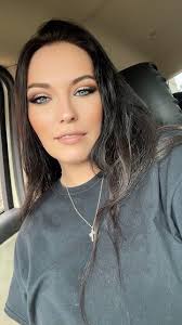 I need 200 more followers to meet my goal I follow back ‼️✨