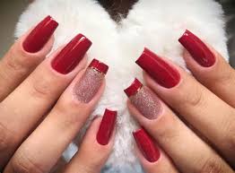Decora tus uñas con color rojo, estas buscando ideas para decorar tus uñas? Unas Decoradas En Rojo Y Plata Unas Decoradas En Rojo Color Del Amor Y La Pasion Con Una Decoracion De Unas Rojas Con Un Disenos Tribal Son Una Buena