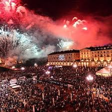 Infatti, ogni 24 giugno a torino si festeggia il santo patrono protettore della città: Festa Di San Giovanni