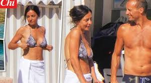 Ambra e max, dopo due anni di convivenza, sono pure andati a vivere insieme, e dallo scorso mese si sono trasferiti a brescia. Ambra Angiolini E Max Allegri Amore A Monte Carlo Tgcom24