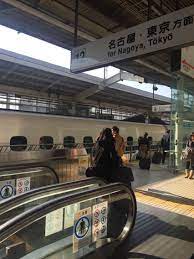 新幹線のグリーン車初体験！コンセントの場所わかりずらい！ : 営業マンからデザイナーに転職した京都人日記
