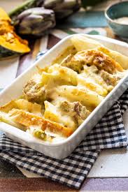 Inoltre, preparare ricette con verdure invernali italiane è importante anche per preservare vediamo allora da quali verdure è composto l'orto invernale, come cucinarle e con quali ricette valorizzarle. Tiella Di Verdure Invernali Gratinate Peperoni E Patate