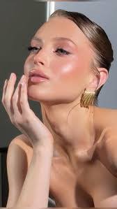 Morgan Farrell's Instagram, Twitter & Facebook