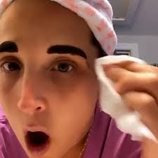 Woman's Hilarious Eyebrow Tint Fail