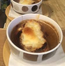 This French Onion Soup Recipe Is Authentic And Has An Amazing Depth Of Flavor You Can Make This Onion Soup Recipes French Onion Soup Recipe French Onion Soup