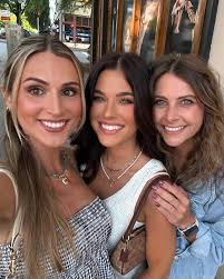 Emily Peeples (@emilypeeples_) • Instagram photos and videos