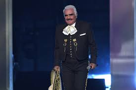 Vicente fernández fue hospitalizado tras sufrir una caída, dice un médico cercano al cantante. Ymbygj5c5duom