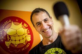 Eguzki Irratiak programazioa berritu du, euskarazko hiru saiorekin