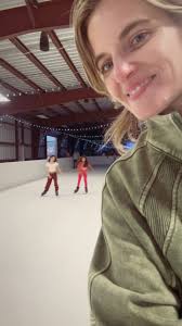 I still got it! ⛸️🧊❄️ Now I’m ready to play @armadillobazaar today 1PM!  $12 and kids 12 & under are free! @palmereventscenter plus you can stick  around for the great @matthewloganvasquez at 4PM & ...