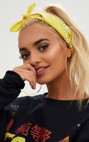 Try this simple and cool bandana hairstyles for a casual outing. Yellow Bandana Bandanna Hairstyles Headband Hairstyles Bandana Hairstyles
