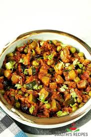 Zucchini Curry Indian Style Courgette Curry Recipe In 2020 Zucchini Curry Zucchini Recipes Curry