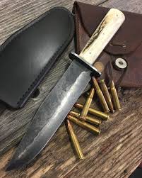 Bowie artesanal tipo cazador.espiga oculta, empuñadura octagonal y acabado espejo a mano (hoja y guarda)aunque le haya hecho el tratamien. A Custom Ordered Bowie With A 7 1 2 Blade And Antiqued Smooth Stag Handle Steel Forged Guard Bowie Customkn Cuchillos Bowie Plantillas Cuchillos Cuchillos