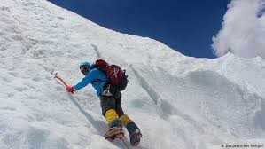 Cleaning Up Mount Everest The World S Highest Rubbish Dump Global Ideas Dw 20 02 2019
