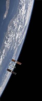 The International Space Station Iss Aligned With Earth S Curvature Mars Explore Spaceexploration Planet Earth From Space Astronomy Space And Astronomy