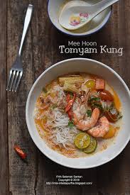 Mee hoon tomyam with basic maggi oyster sauce, tomyam.resepi mee hoon goreng tomyam byasyila francis mee hoon ayam (dipotong dadu) 2 batang sosej (hiris) 1 biji telur. Fha Selemak Santan Mee Hoon Tomyam Kung Rugi Kalau Tak Cuba Resepi Yang Terlajak Sedap Ini